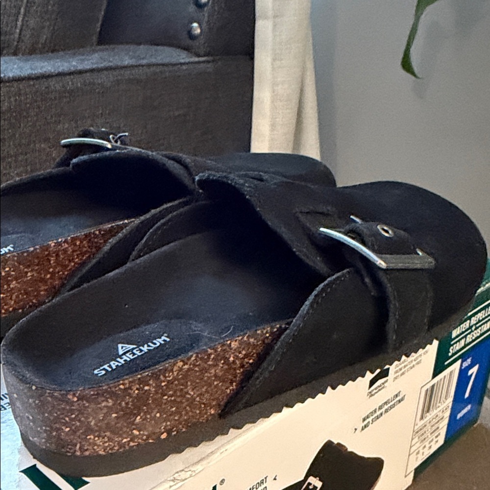 Staheekum CrescenWomens 7 Black Suede Slip-On Clogs NIB Granola Boho - Picture 6 of 7